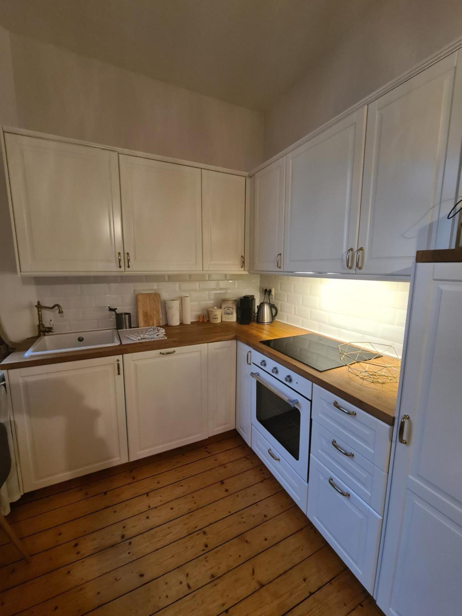 Home Away From Home Stylish Central Netflix Kitchen Wiesbaden Exterior foto