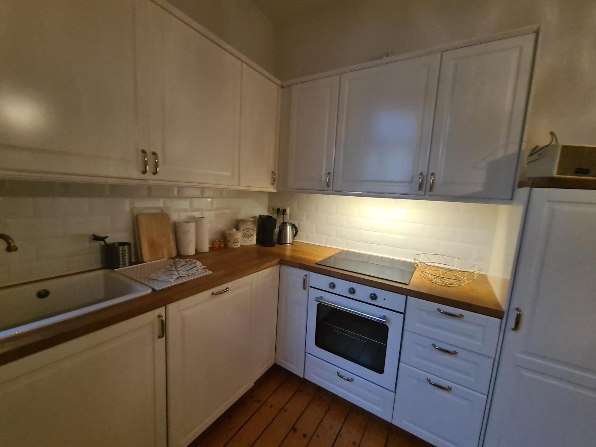 Home Away From Home Stylish Central Netflix Kitchen Wiesbaden Exterior foto